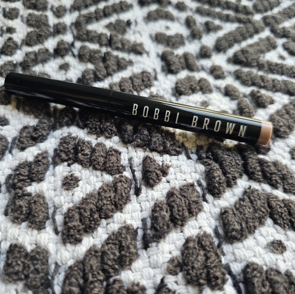 Bobbi Brown Long-Wear Cream Shadow Stick- Shore (Matte) - 05 oz./1.6 g - Picture 15 of 16